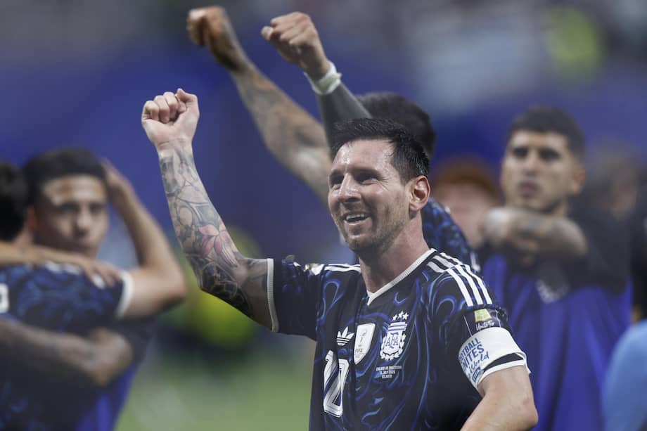 Lionel Messi celebrando la victoria contra Inglaterra.