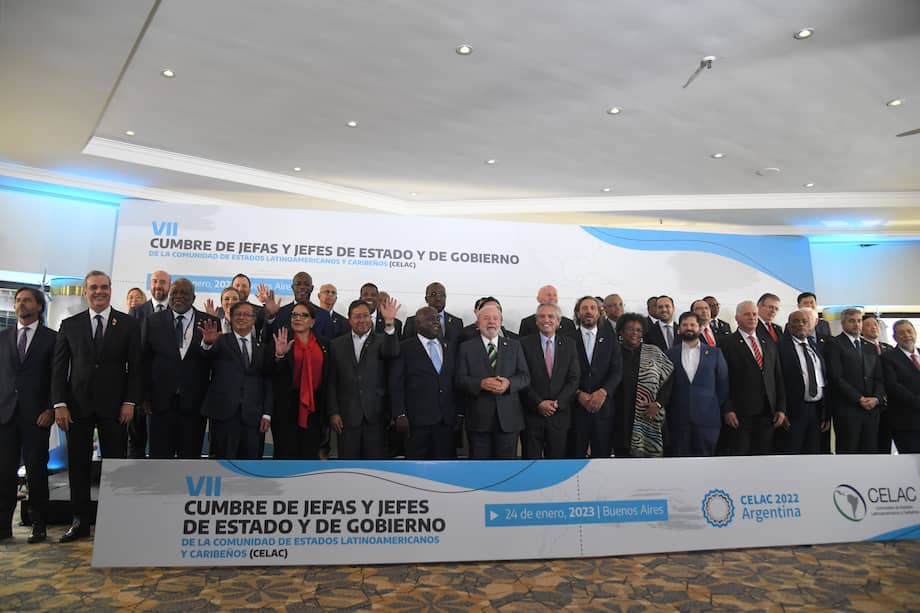 En la Celac hablan de democracia mientras se sienten cómodos con representantes de tres dictaduras.