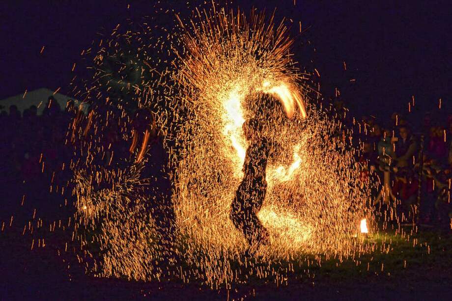 Al menos 277 personas han resultado lesionadas por pólvora en lo que va de diciembre, 103 de ellas son menores de edad y las 174 restantes, adultos, informó este domingo el Instituto Nacional de Salud. / Pixlr