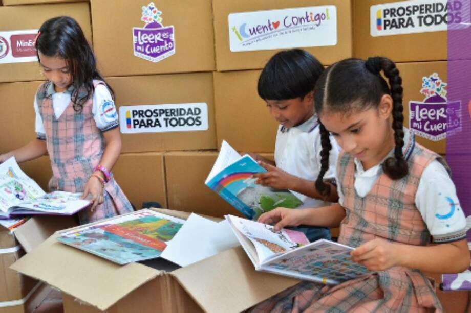Gobierno Santos busca que los colombianos lean tres libros por año