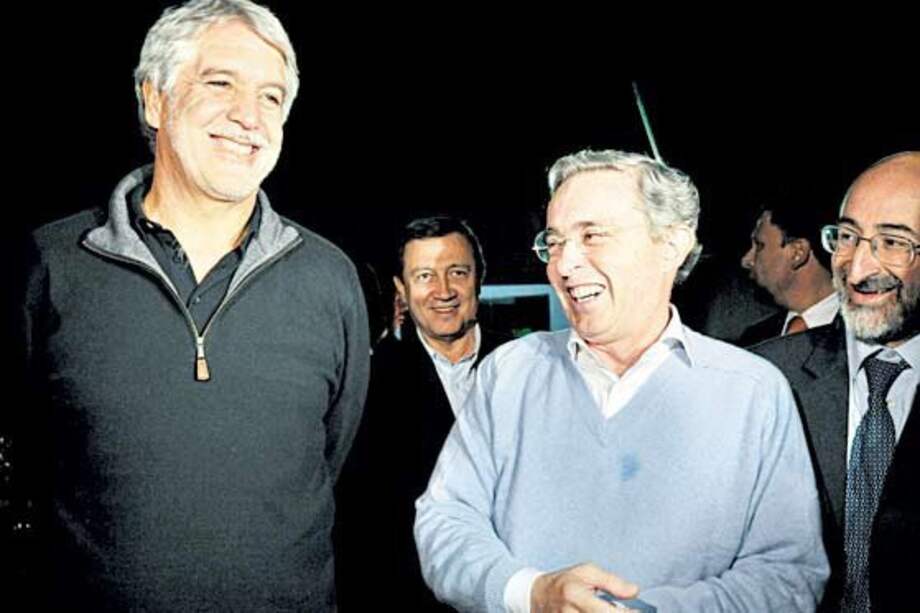 Peñalosa pidió a Uribe acatar la justicia
