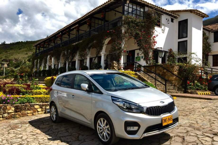 La versión mecánica del Carens tiene un costo de $82'990.000 y la automática sube alos $86'990.000.