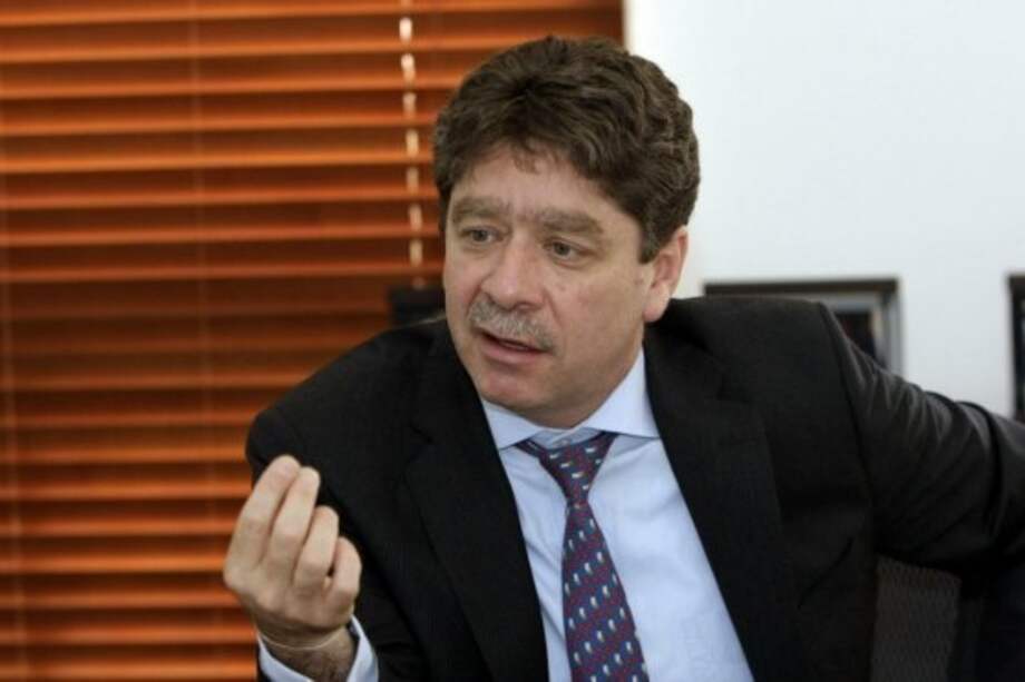 Hoy saldría Bruce Mac Master del Gobierno y sería presentado su reemplazo