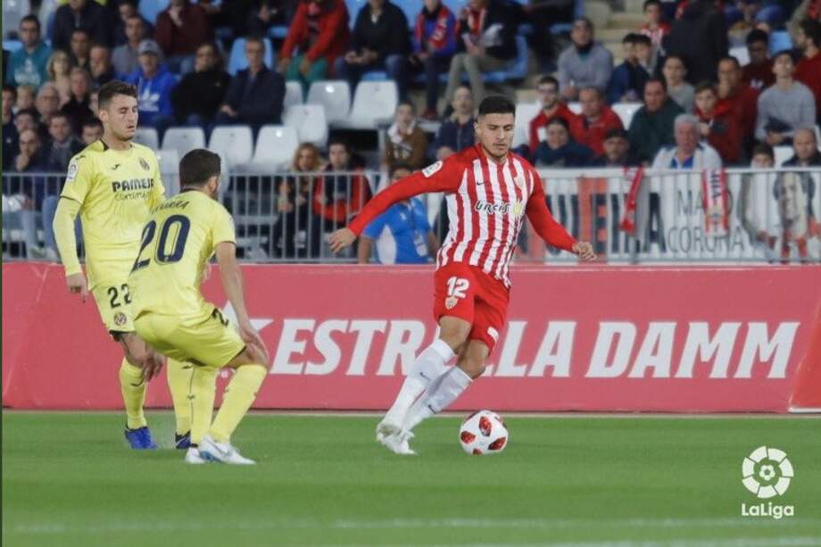 Narváez (dere.) tiene 23 años y nació en Pasto. / La Liga