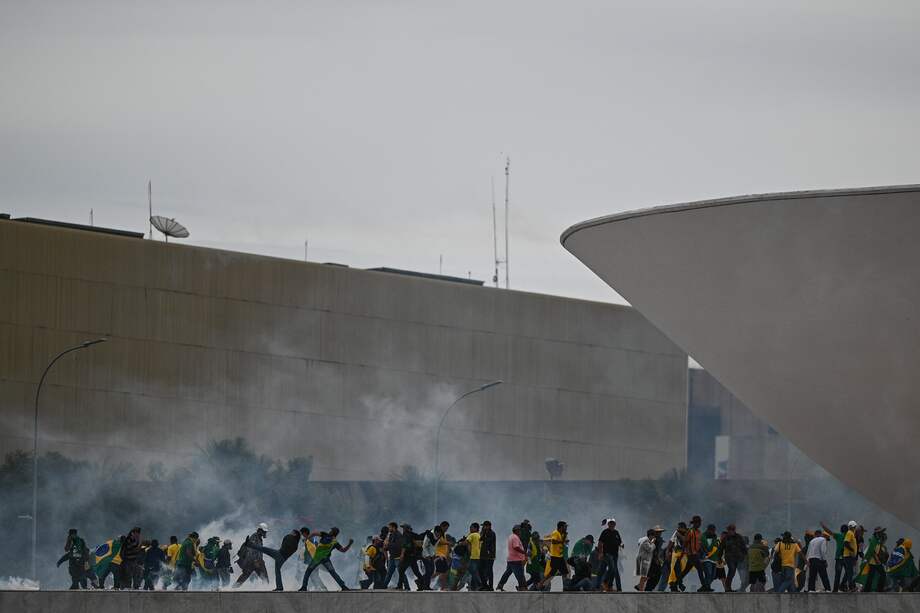 Esta fotografía de archivo, fechada el 8 de enero de 2023, muestra cómo algunos simpatizantes del expresidente brasileño Jair Bolsonaro invadieron el Congreso Nacional, el Palacio de Planalto y el Supremo Tribunal Federal, en Brasilia.