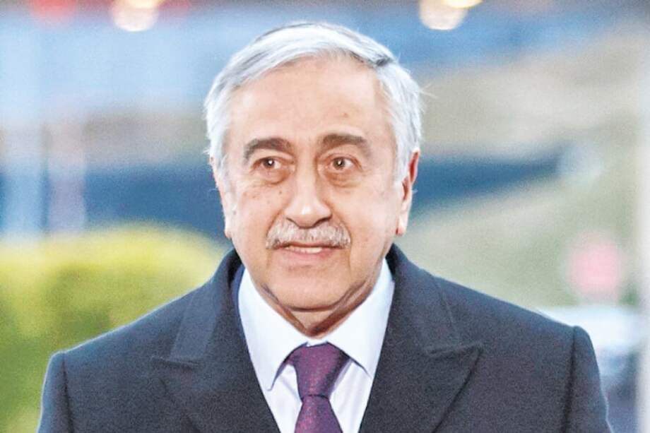 El líder de los turcochipriotas, Mustafa Akinci (foto) y el presidente de la República de Chipre, Nicos Anastasiades, se reunirán el 25 de noviembre para hablar de los diálogos de paz. / AFP