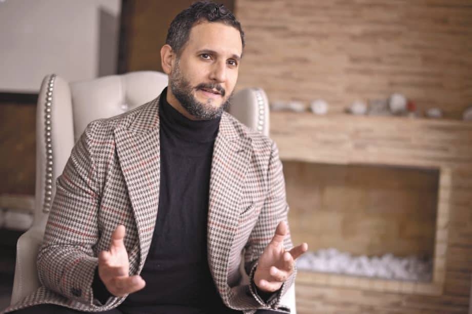 El abogado Miguel Ángel Del Río dice que está decidiendo si seguirá viviendo en Colombia o no, por los riesgos que enfrenta.