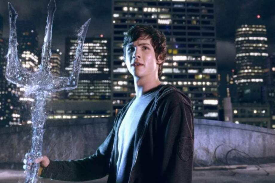 La espera ha terminado, semidioses", declaró el escritor en un vídeo compartido por el propio portal de Disney+.