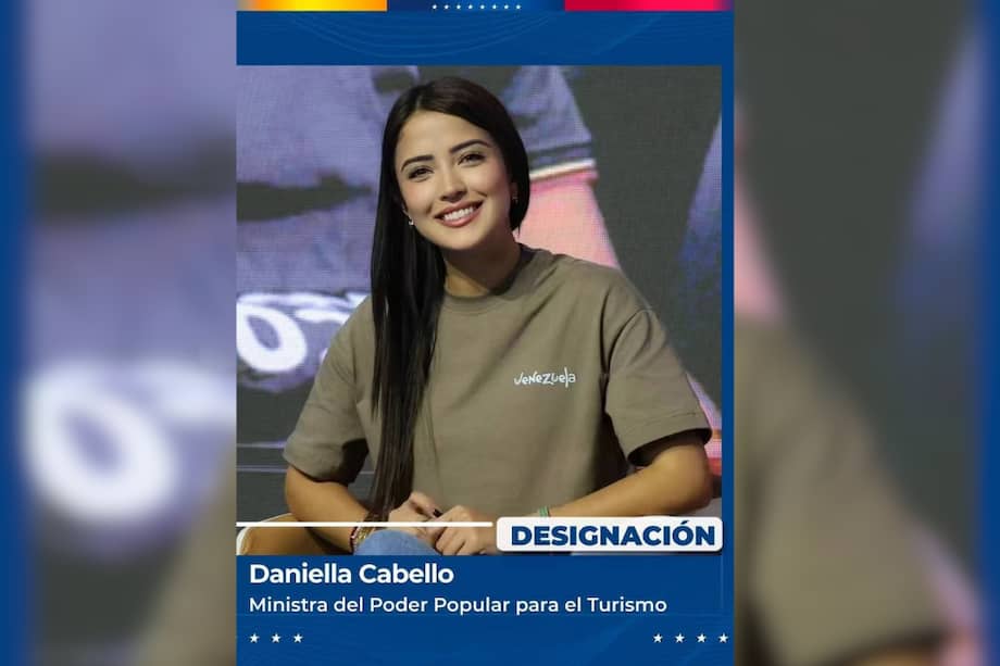 Imagen difundida en X por Delcy Rodríguez donde aparece Daniella Cabello, hija de Diosdado Cabello, tras ser designada ministra de Turismo de Venezuela.