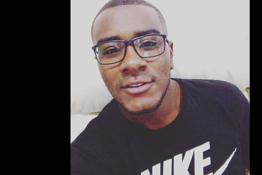 González nació en Bogotá y era estudiante de ingeniería industrial de la Corporación Universitaria Republicana.