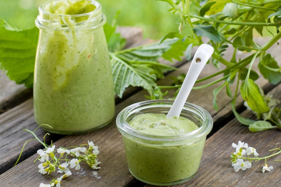 Ya sea como alimento o mascarilla, el aguacate es una opción ideal para lucir una piel más joven.