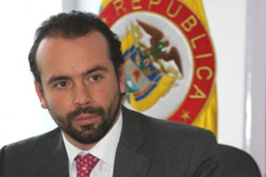 Alejandro Éder, renunció a su cargo de director general de la ACR.