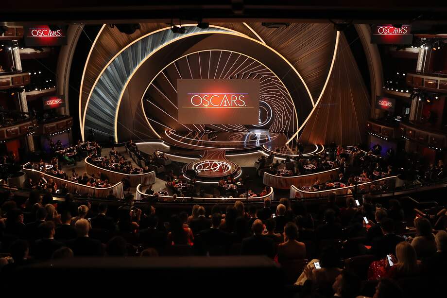 Los invitados toman sus asientos antes del inicio de la 94ª ceremonia anual de los Premios de la Academia en el Dolby Theatre de Hollywood, Los Ángeles, California.