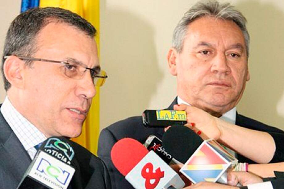 El nuevo senador del Partido Verde, Rodrigo Romero Hernández, junto al saliente presidente del Senado, Roy Barreras.