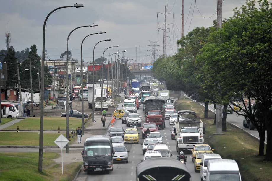 Para la instalación de las cámaras se priorizaron 50 puntos de siniestralidad vial en la capital. / Gustavo Torrijos - El Espectador