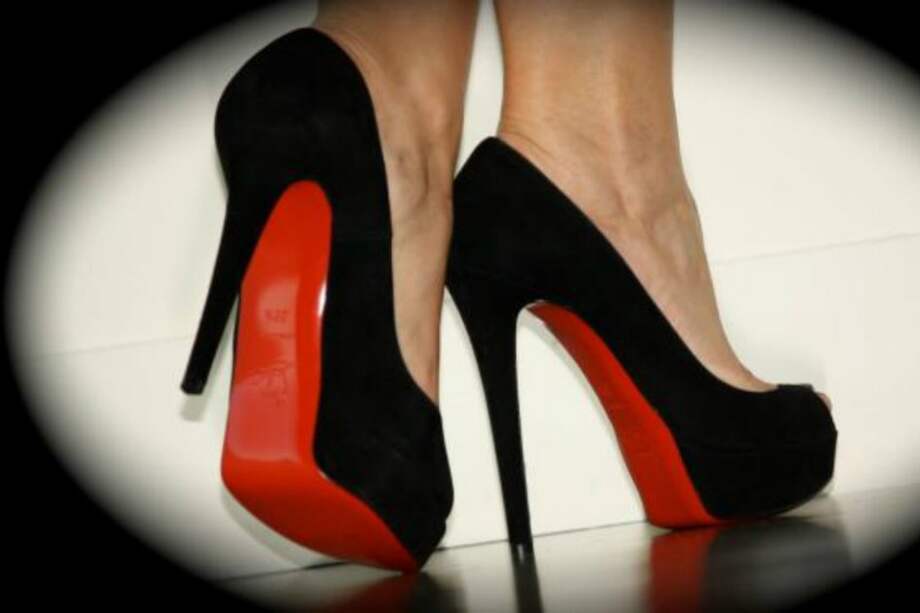http://fotos00.farodevigo.es/mmp/2013/10/29/646×260/tacones-louboutin