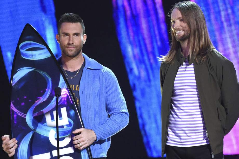 Adam Levine, vocalista de Maroon Five, estuvo nominado en la premiación de 2017. / Warner Chanel
