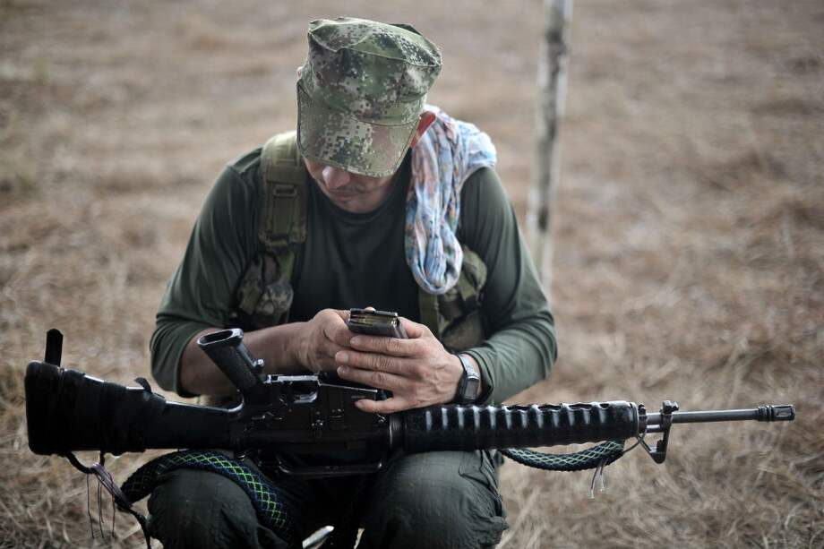 En La Elvira Cauca, las Farc dejan el 60% de sus armas en manos de Naciones Unidas. /Óscar Pérez