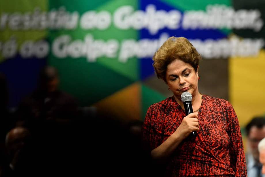 La presidenta suspendida, Dilma Rousseff, durante un mitin del PT en Brasilia esta semana. / AFP