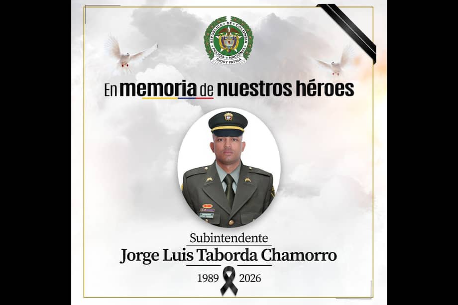 Las primeras versiones de los hechos indican que los uniformados fueron atacados en repetidas ocasiones con disparos de fusil y explosivos.