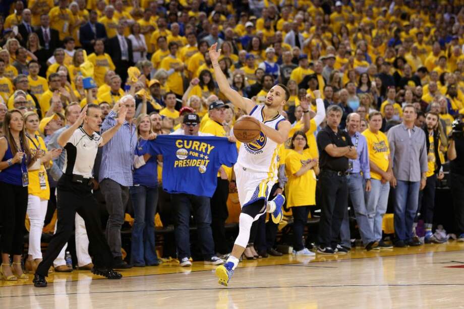 Curry fue el líder de los Warriors en el triunfo contra los Blazers. Foto: AFP