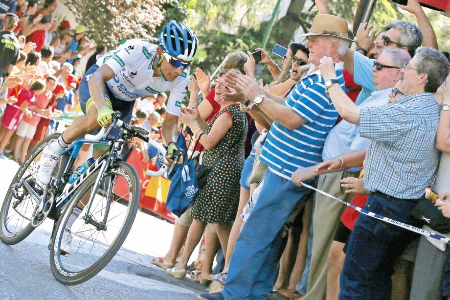 Esteban Chaves, del equipo Orica GreenEdge, es décimo en el Giro. / EFE