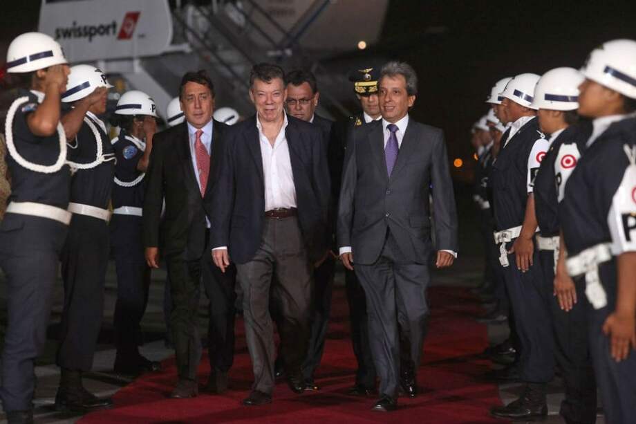 Santos a su llegada a Lima, Perú