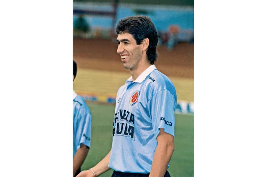 Corría el minuto 35 del partido de Colombia contra Estados Unidos cuando al intentar cortar un centro, Andrés Escobar hizo un autogol. El juego quedó 2-1 en favor de los americanos. La selección resultó eliminada.