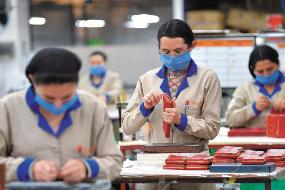 Asofondos resalta la implementación de un enfoque de género que allana el camino para que las mujeres obtengan una pensión (pues se ha encontrado que en este asunto sí hay elementos que las diferencia de los hombres).