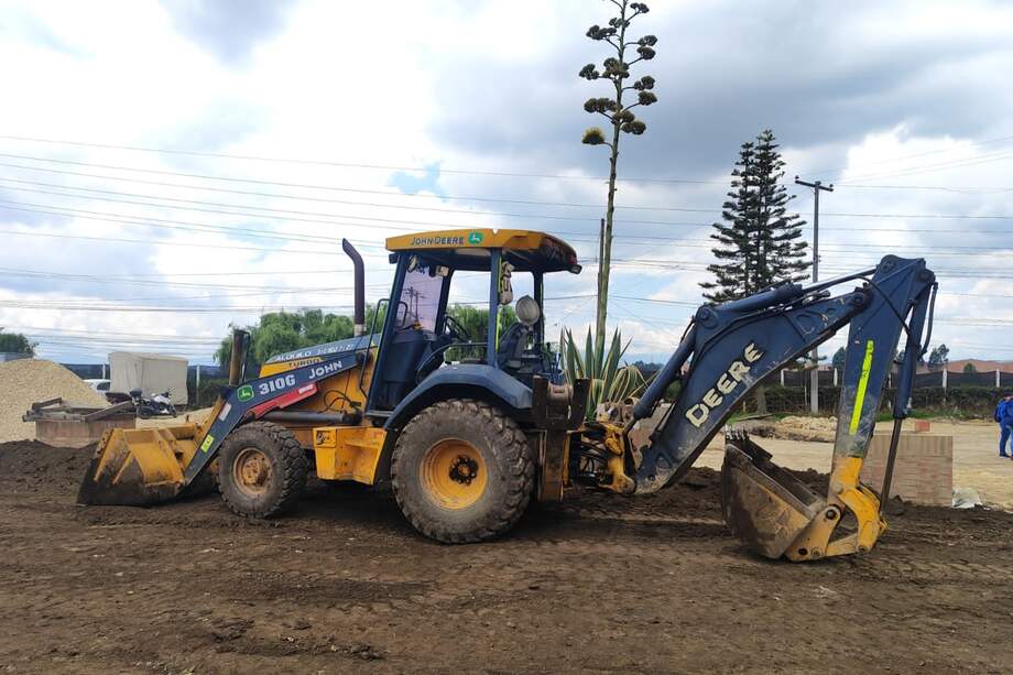 Autoridades ambientales notaron actividades con retroexcavadora en zona del humedal.