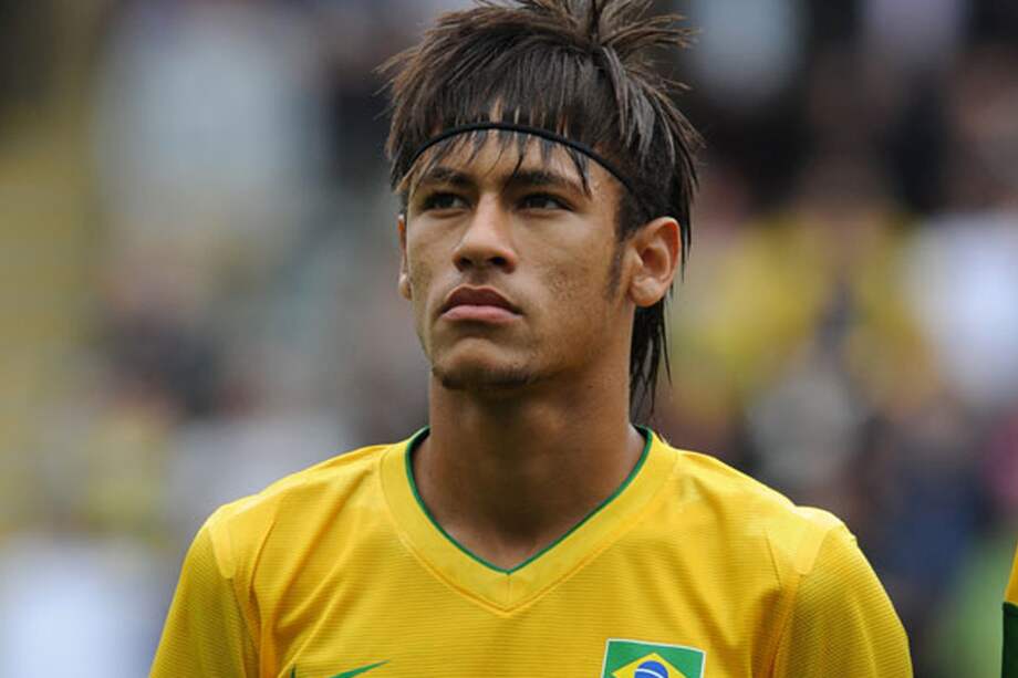 Neymar firmó compromiso para presentarse al Barcelona en julio