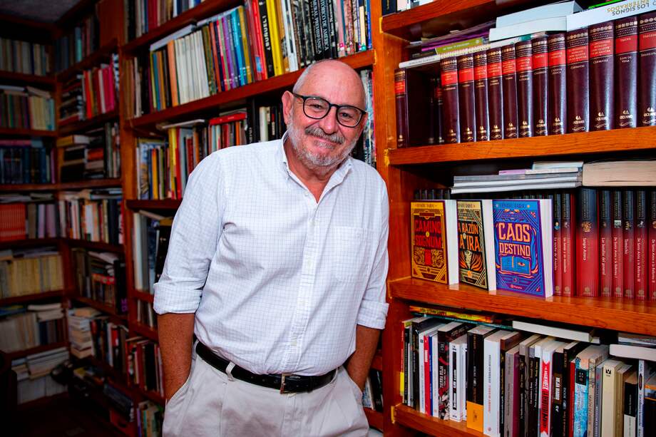 Benito Taibo, escritor, promotor de lectura y director de la radio universitaria de la Universidad Nacional Autónoma de México (UNAM), asegura, sin un ápice de duda, que “hoy se está leyendo más que nunca” en México.