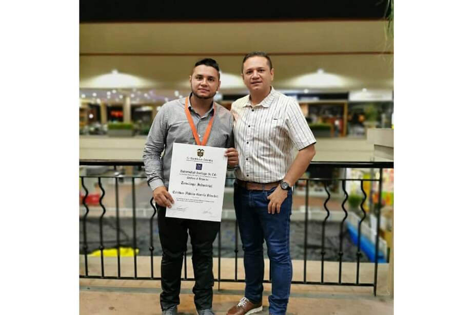 Cristian Fabián García Sánchez (izquierda) y Edward Fernando García Sánchez, el alcalde de Corinto. / Tomada de Facebook