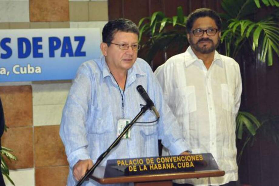 Farc piden "descriminalizar" cultivo de coca y consumo de drogas