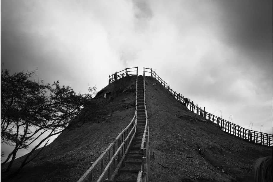 (Volcán del Totumo). Sin título (2019) -fotografía digital sensor Monocrom. / Camilo George Jimeno