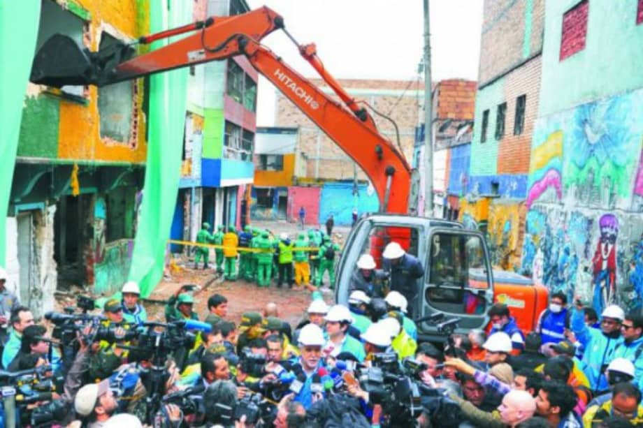 La administración inició el 9 de agosto la demolición del Bronx. Arrancó por los predios que le pertenecen al Distrito. / Cristian Garavito