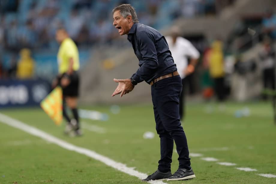 Ariel Holan llegó a Independiente y lo sacó campeón de la Copa Sudamericana el semestre pasado. / AP