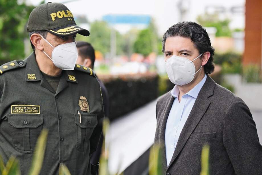Brigadier General Eliecer Camacho(izq) y Aníbal Fernández de Soto(der)