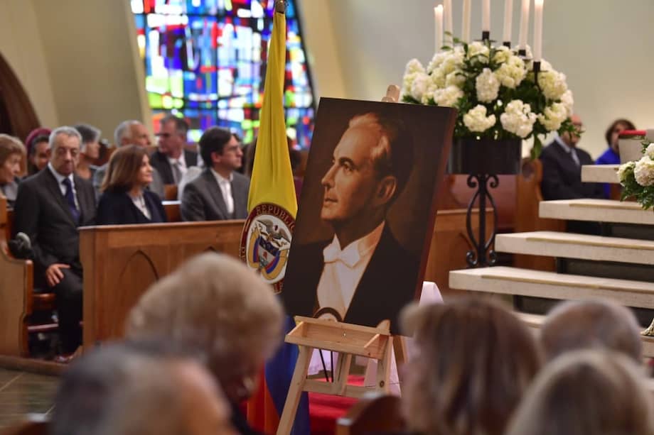 El expresidente conservador Mariano Ospina Pérez falleció el 14 de abril de 1976 en Bogotá.