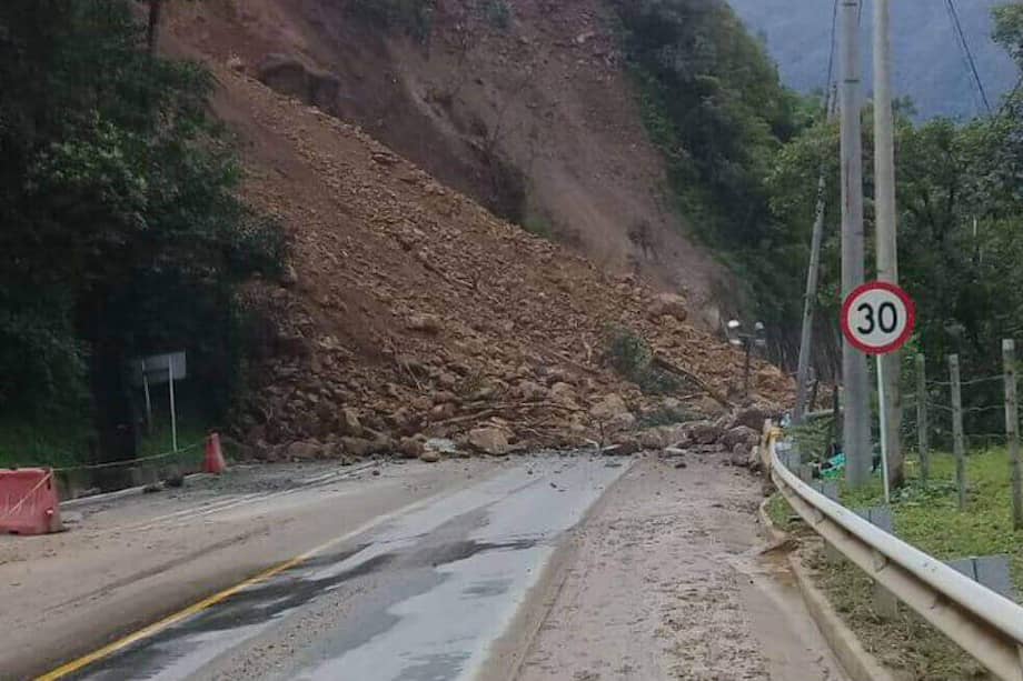 La concesión estima que la cantidad de escombro por remover supera los 16.000 metros cúbicos. / Cortesía Coviandes