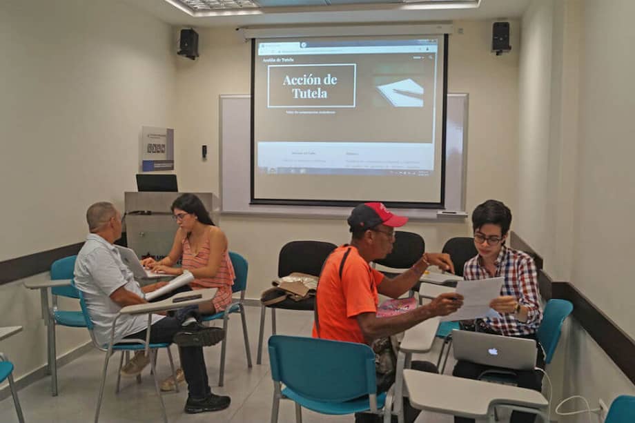 Consultorio jurídico de la Universidad del Norte con personas en proceso de reintegración especial de Justicia y Paz. / Comunicaciones ARN.