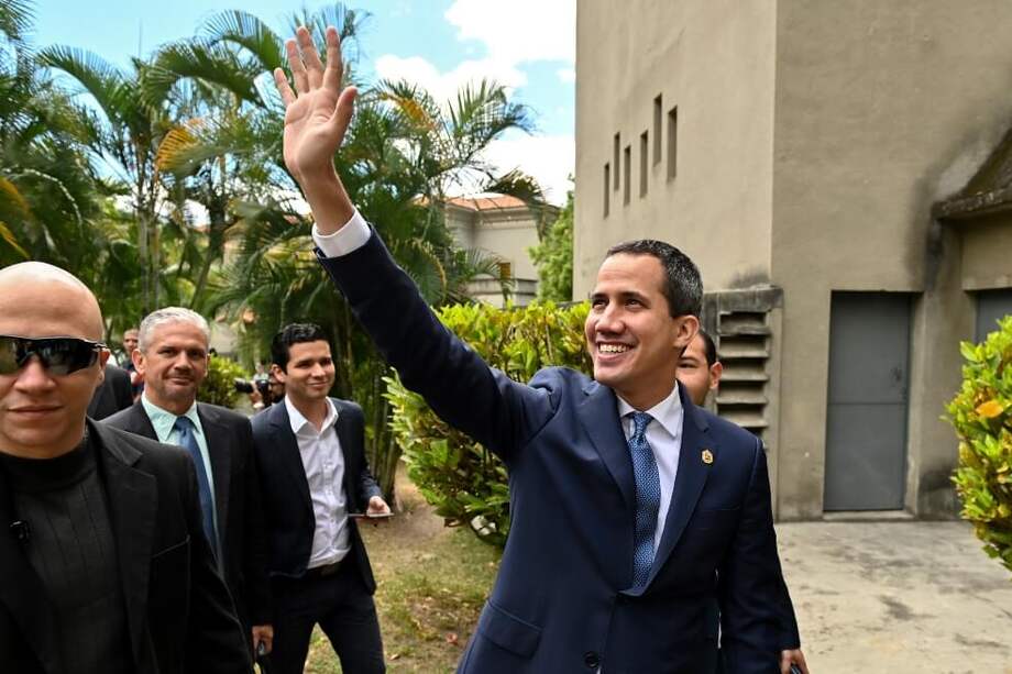 El líder opositor, Juan Guaidó, espera que con las marchas de hoy se recupere la fuerza perdida desde el año pasado. / AFP