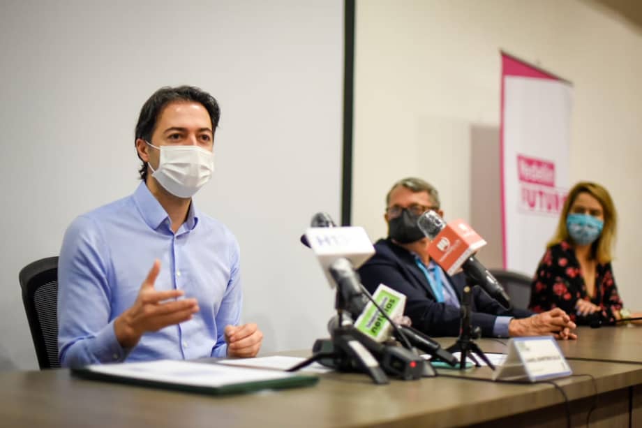 El Alcalde de Medellín, Daniel Quintero, decidió aplicar un aislamiento total en la Comuna 10 para prevenir la propagación del virus.