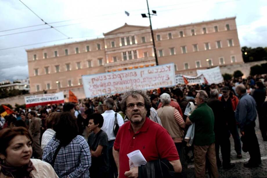 Grecia conmemora 40 años de vuelta de la democracia con homenaje a opositores