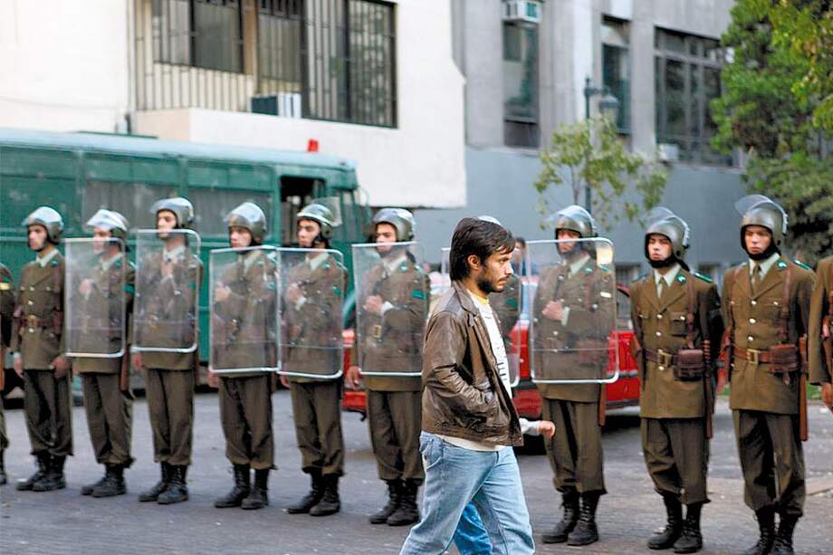 René Saavedra (Gael García Bernal) fue el artífice la campaña del “no”. / Babilla Cine