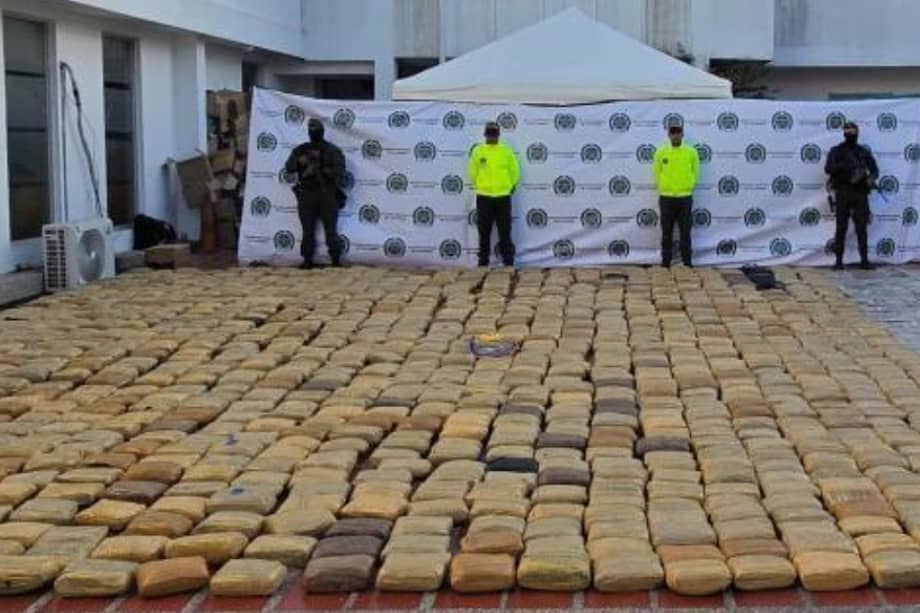 Incautación de más de 1.700 kilos de marihuana de la banda “Los Costeños”, en Barranquilla (Atlántico).