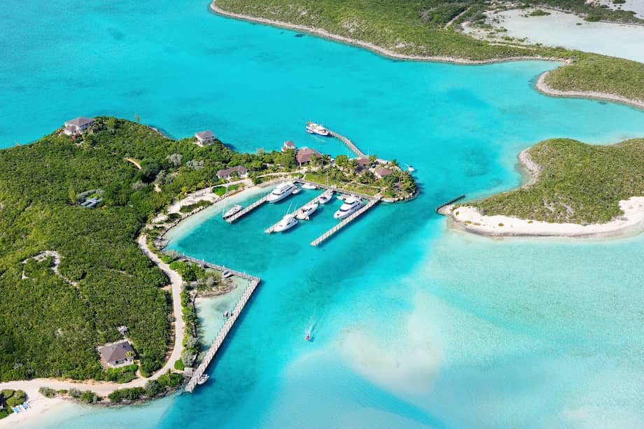 Al sureste de Nassau, la capital de las Bahamas, las Exuma se componen de 365 cayos, uno para cada día del año.