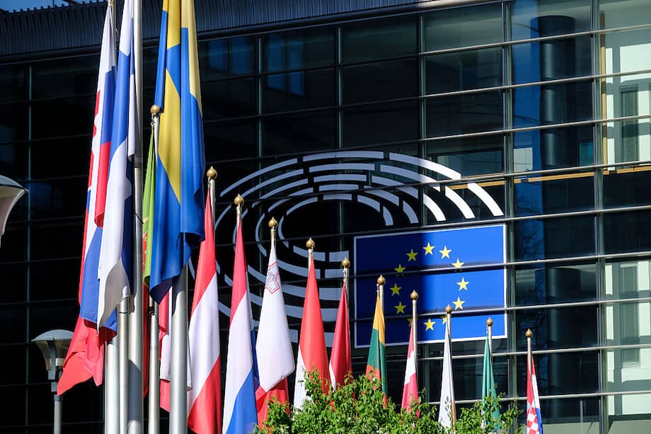 El cambio de postura en el Parlamento se produce después de que el Tribunal Supremo de Estados Unidos anulara la mayoría de los aranceles de Trump.