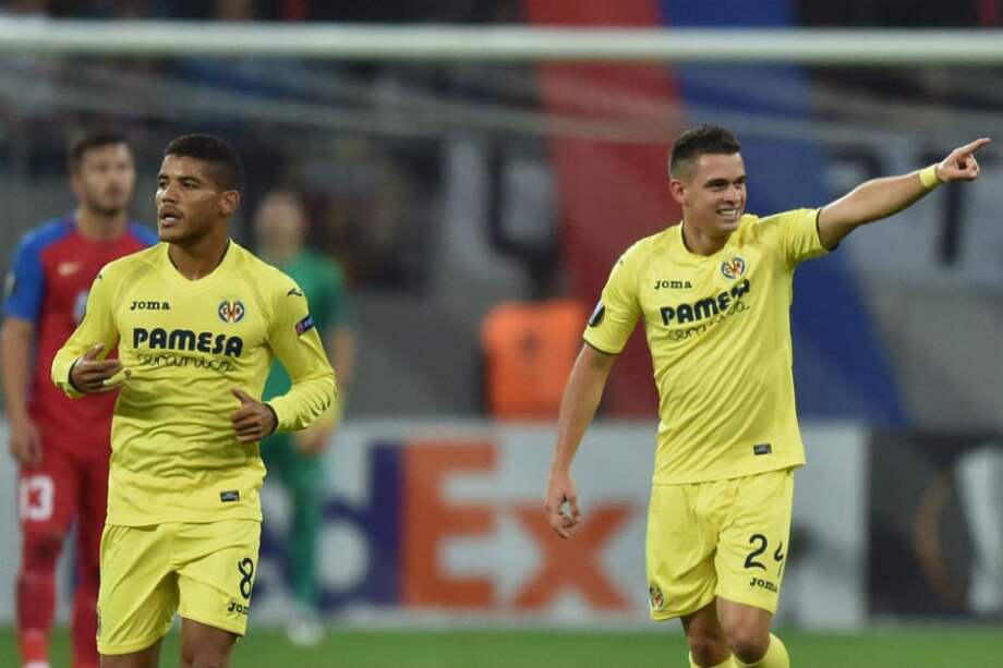 Santos Borré celebra su primer gol con el Villarreal. Foto: AFP