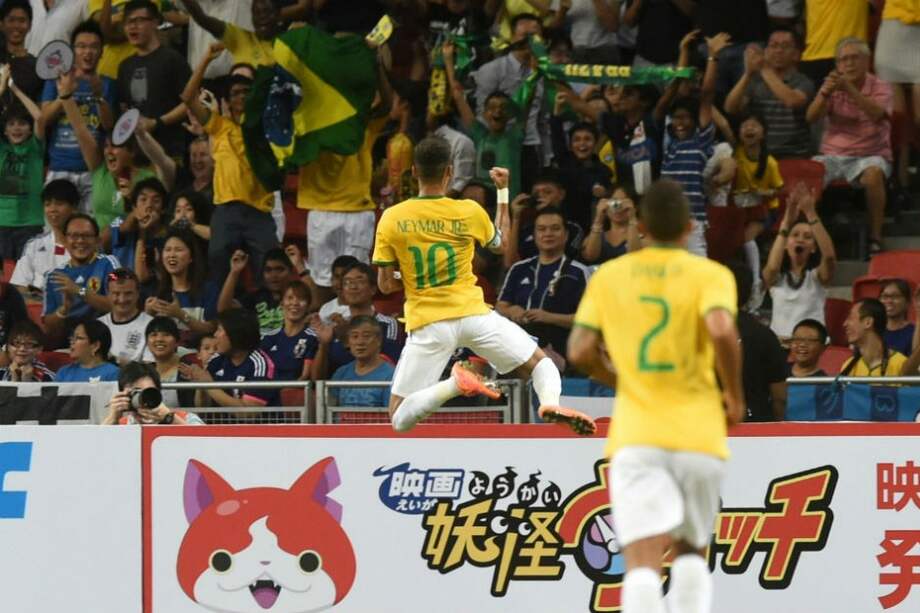 Neymar celebra uno de sus cuatro goles contra Japón//AFP